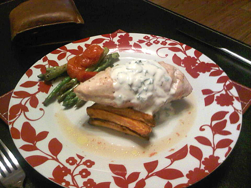 Chicken with asparagus and sweet potato chips