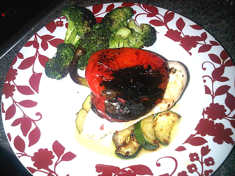 Chicken with courgette, red pepper and broccoli